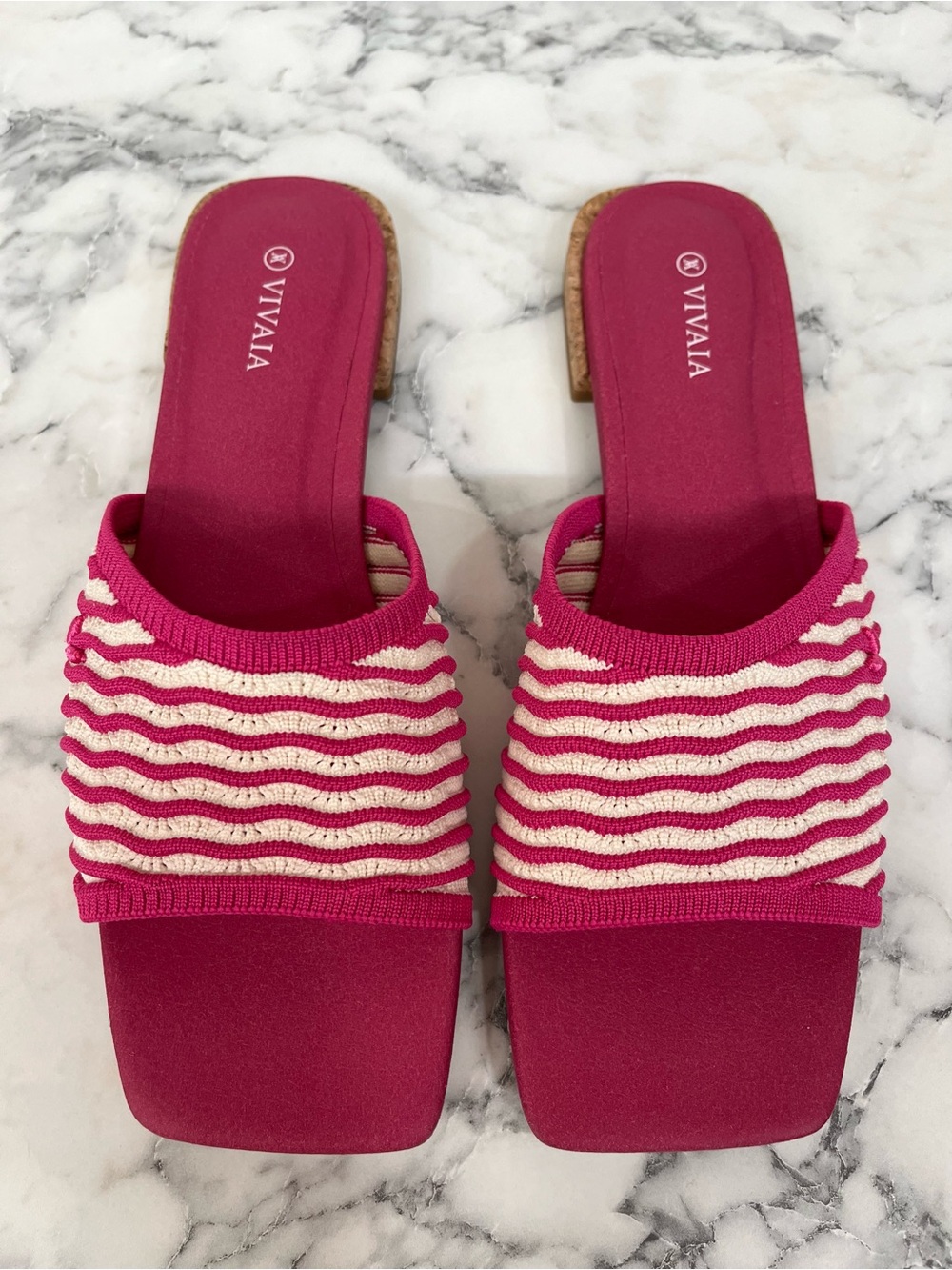 NWOT Vivaia pitaya wave Marianna wide band slide sandals Pink White 39 U.S 8
